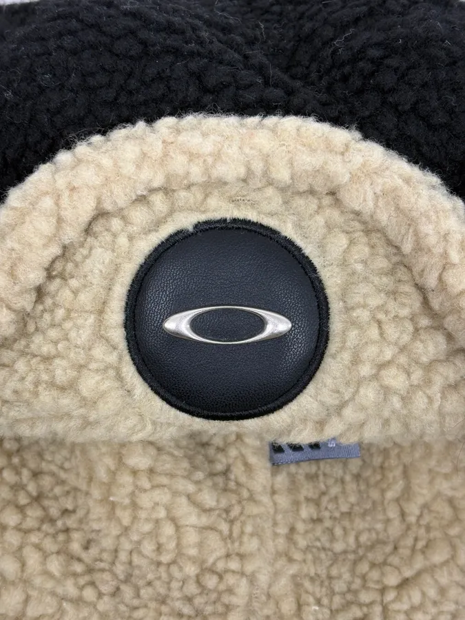 2000s Oakley Black Wool Shearling Hat - Image 8
