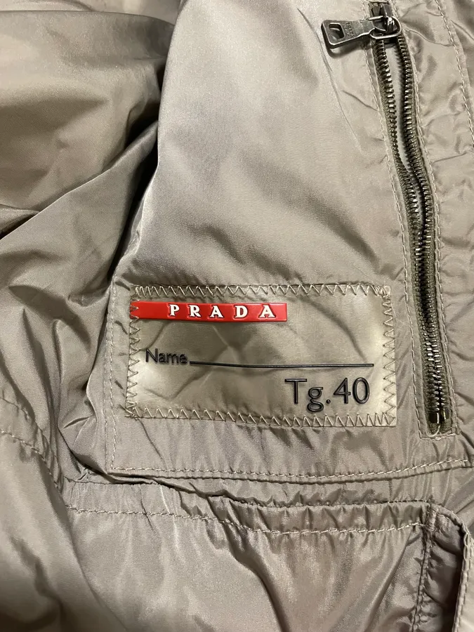 2000s Prada Black & Beige Hooded Lina Rossa Puffer Jacket - Image 9