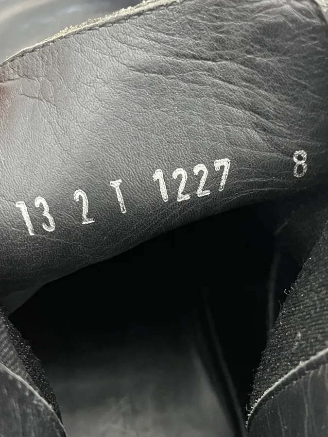 2000s Prada Black Classy Leather Boots - Image 8