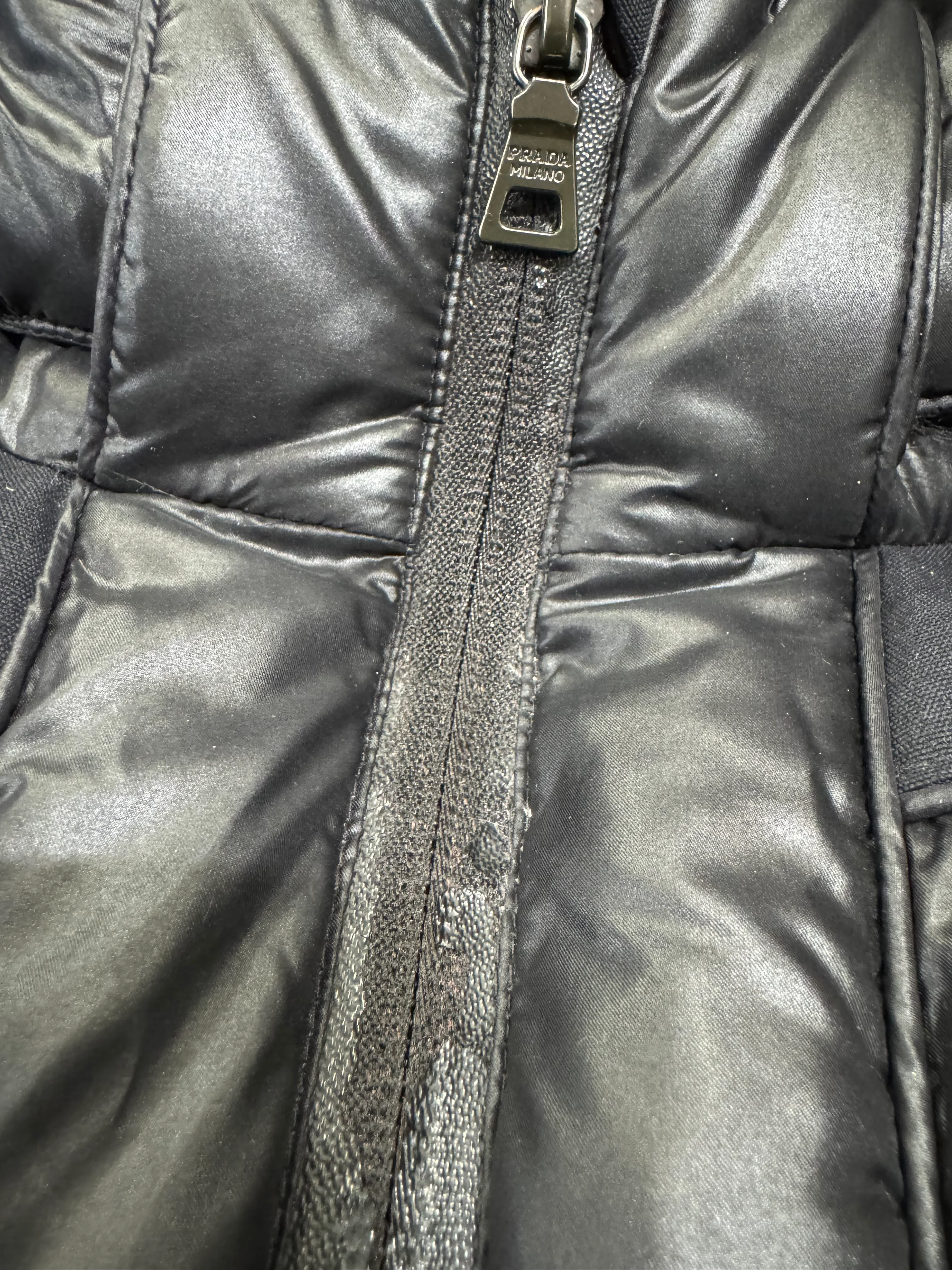 2000s Prada Black Cropped Puffer Hooded Jacket - Image 8