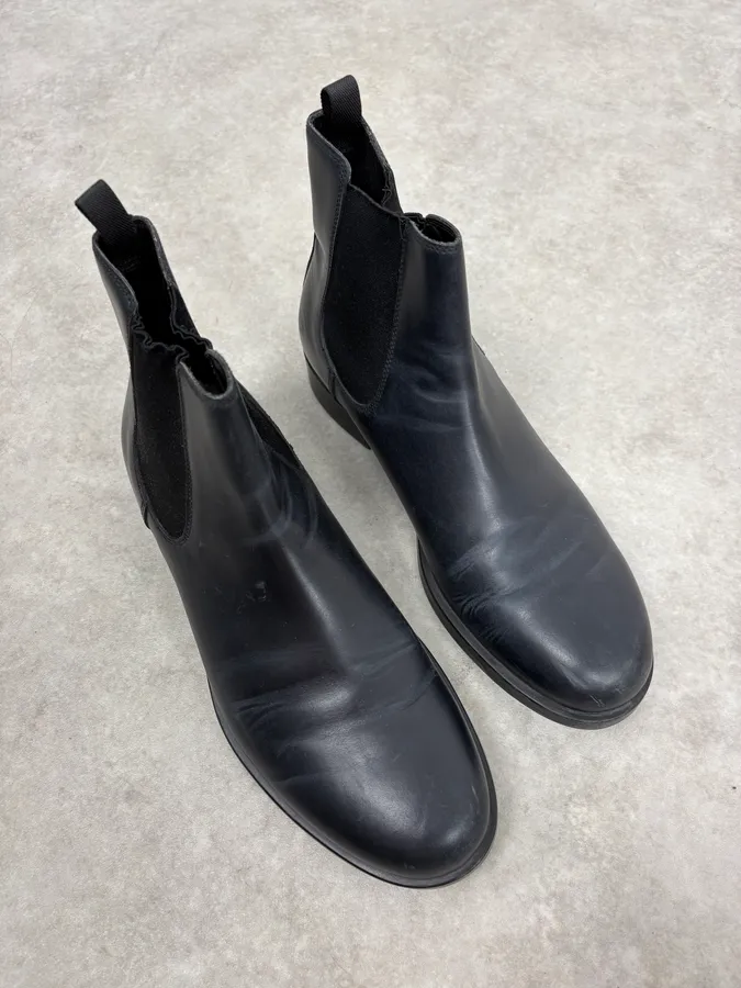 2000s Prada Black Leather Chelsea Boots - Image 6