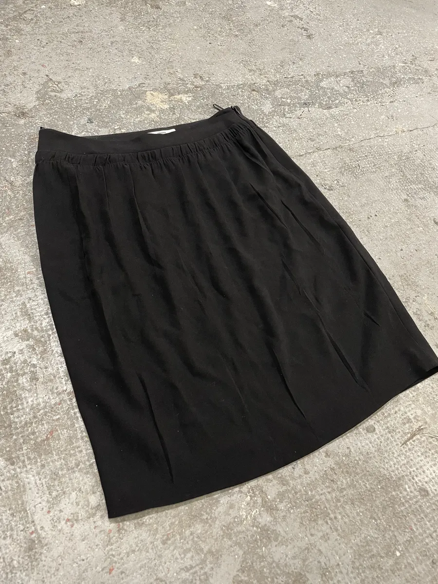 2000s Prada Black Minimalist Skirt - Image 6