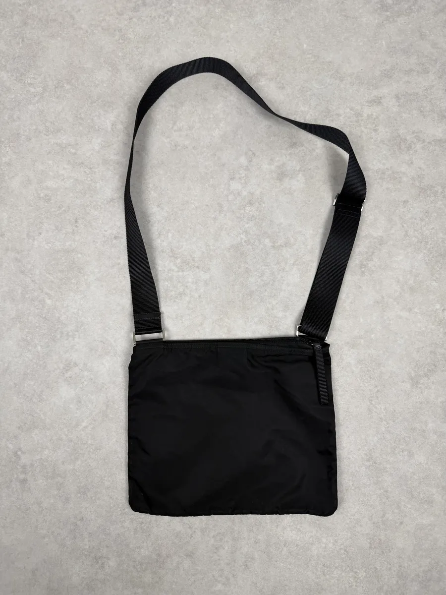 2000s Prada Black Nylon Shoulder Bag - Image 4