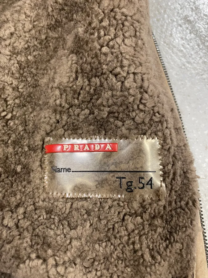 2000s Prada Brown Shearling Leather Hooded Jacket - Image 12