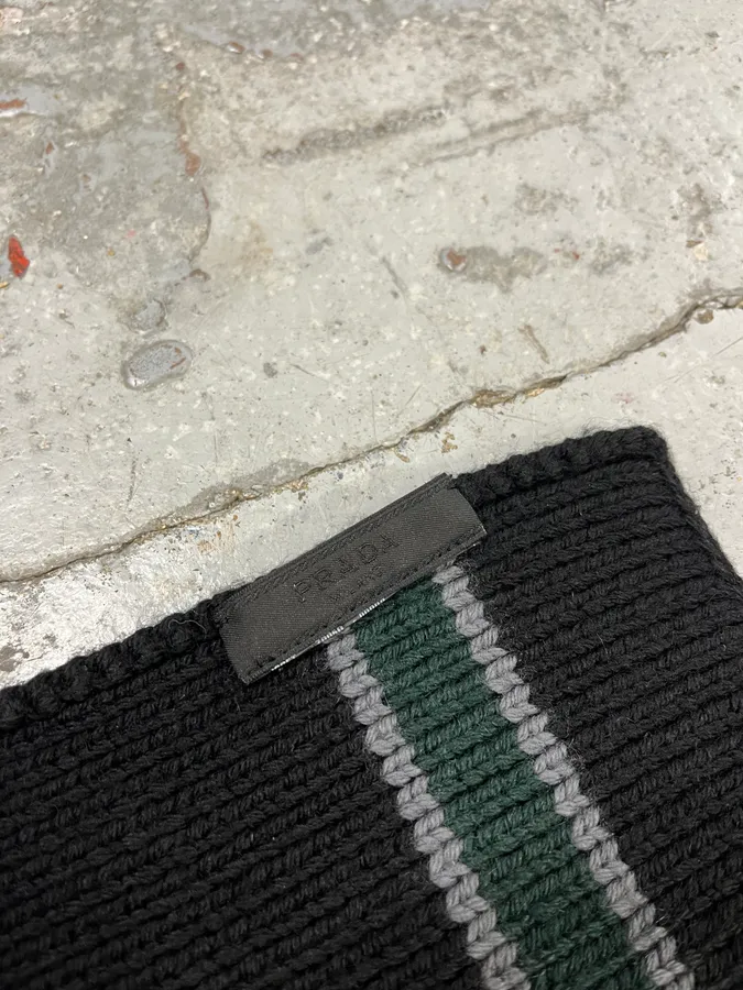 2000s Prada Grey & Green Wool Scarf - Image 5