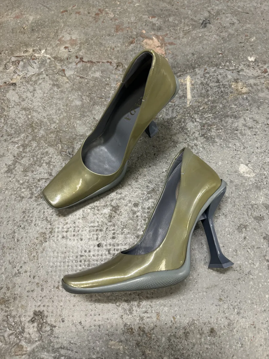 2000s Prada Khaki Heels Shoes - Image 5
