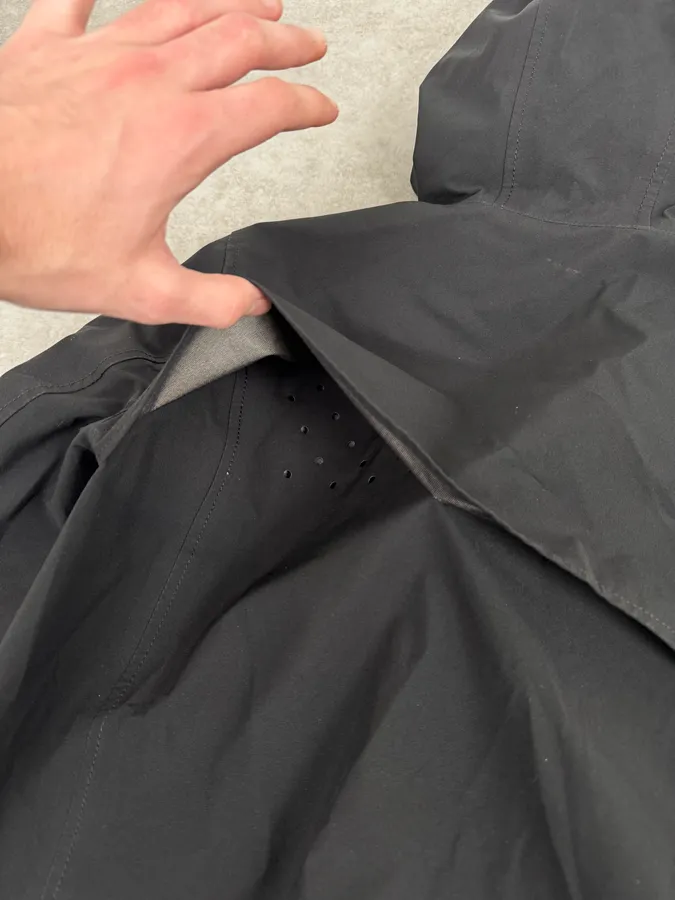 2000s Prada Linea Rossa Black Gore-Tex Windbreaker Jacket - Image 8