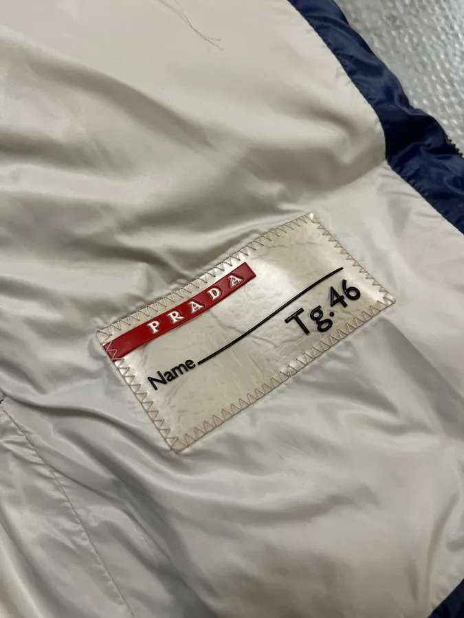 2000s Prada Navy Nylon Quilted Puffer Jacket - Image 11