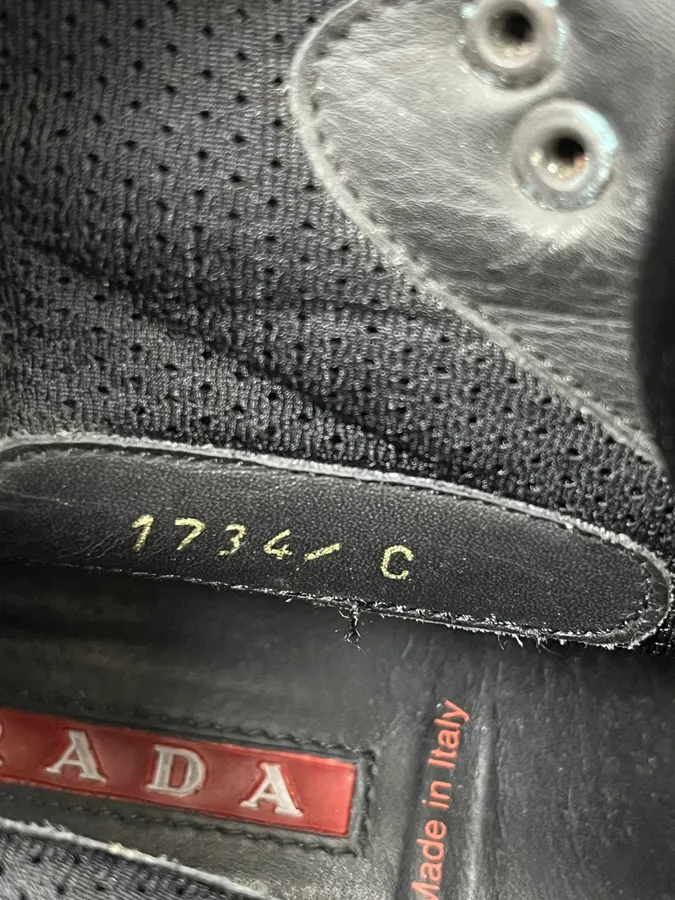2000s Prada Pony Hair Leather Black High Shoes - Image 9