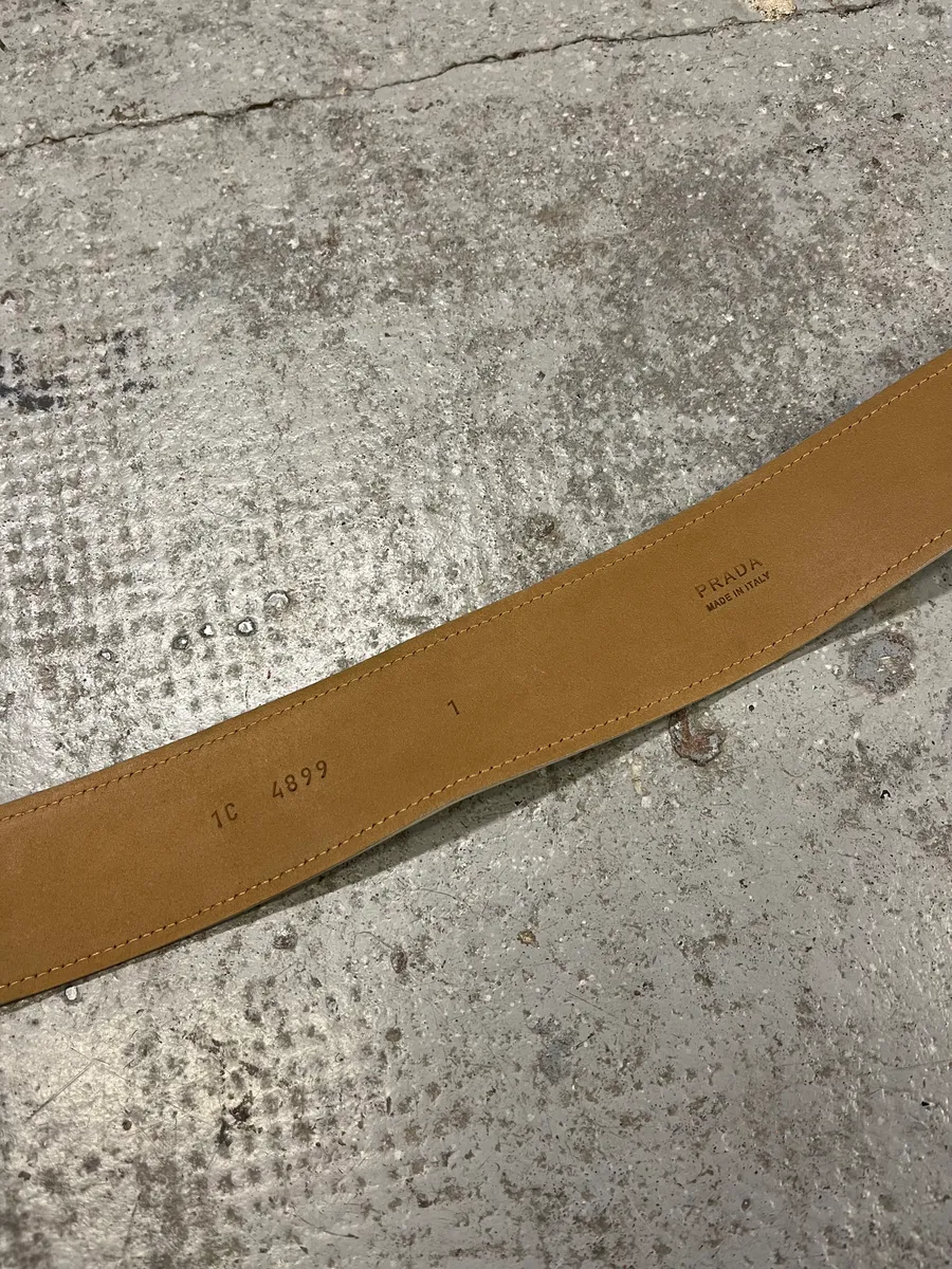 2000s Prada White Leather Signature Buckle Belt - Image 10