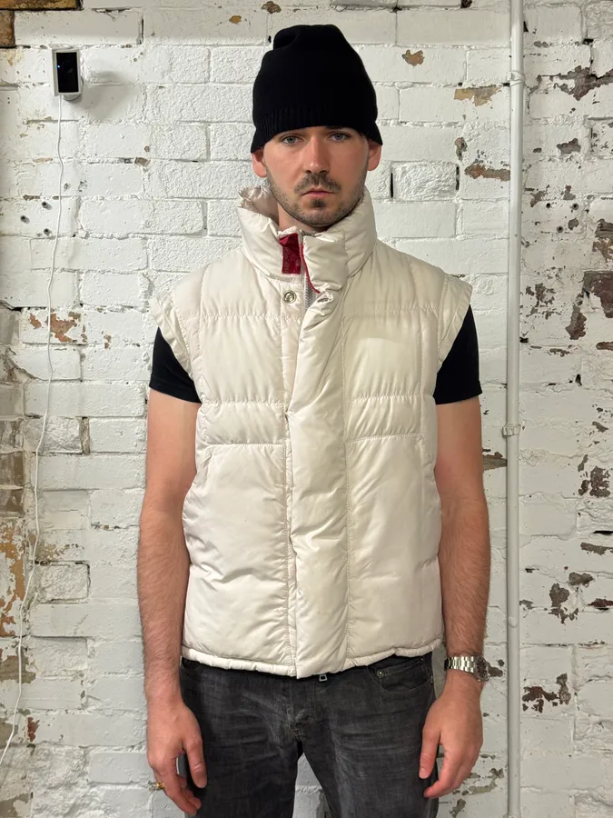 2000s Prada White Puffer Hooded Vest Jacket - Image 2
