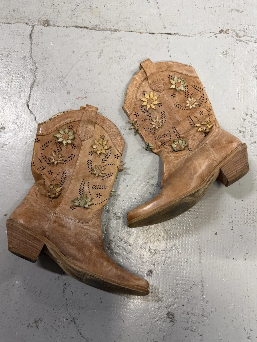 2000s Roberto Cavalli Beige Santiags Flowers Boots