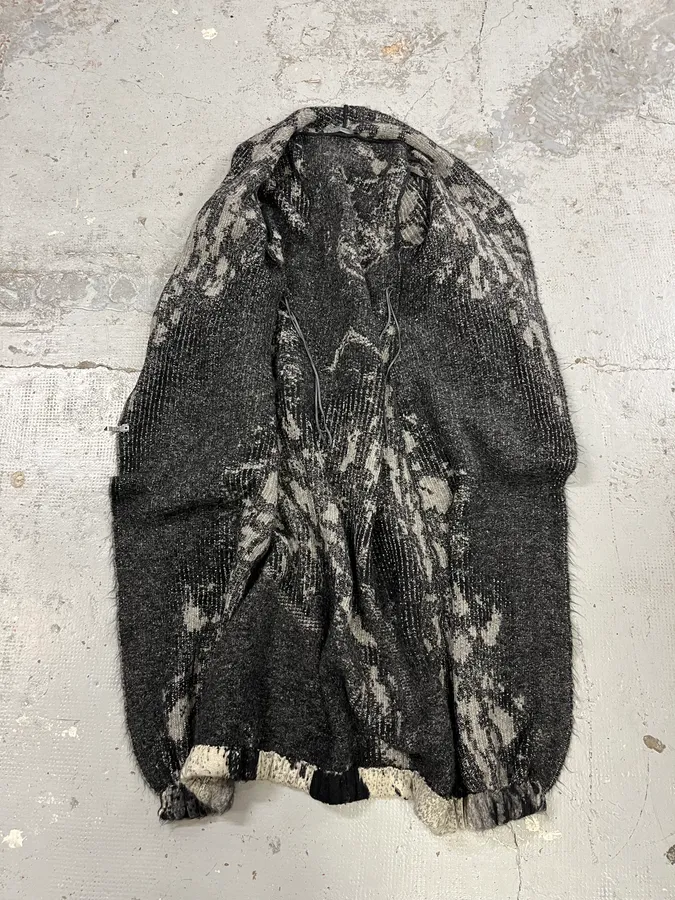 2000s Roberto Cavalli Black & White Leopard Print Long Jacket - Image 11