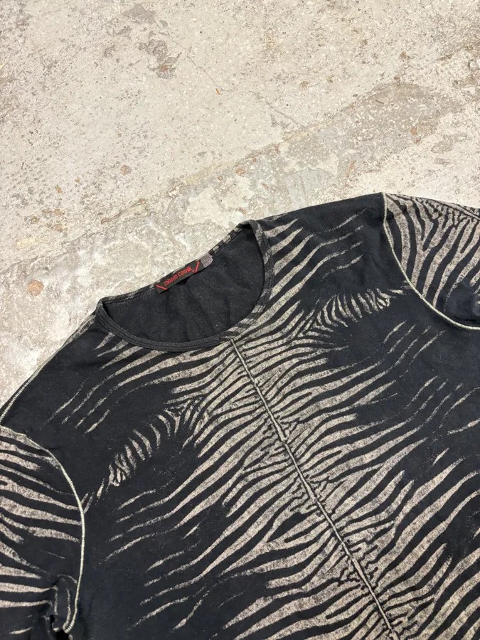 2000s Roberto Cavalli Black Zebra T-Shirt - Image 5