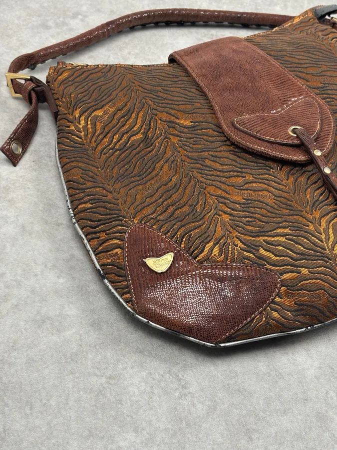 2000s Roberto Cavalli Brown Leather Tiger Embossed Shoulder Bag - Image 4