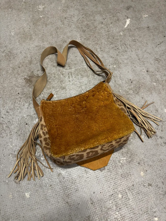 2000s Roberto Cavalli Camel Textured Leather Handle Bag - Image 4