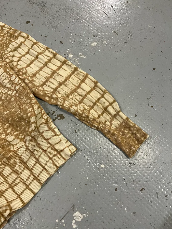 2000s Roberto Cavalli Crocodile Effect White & Beige Cardigan - Image 6