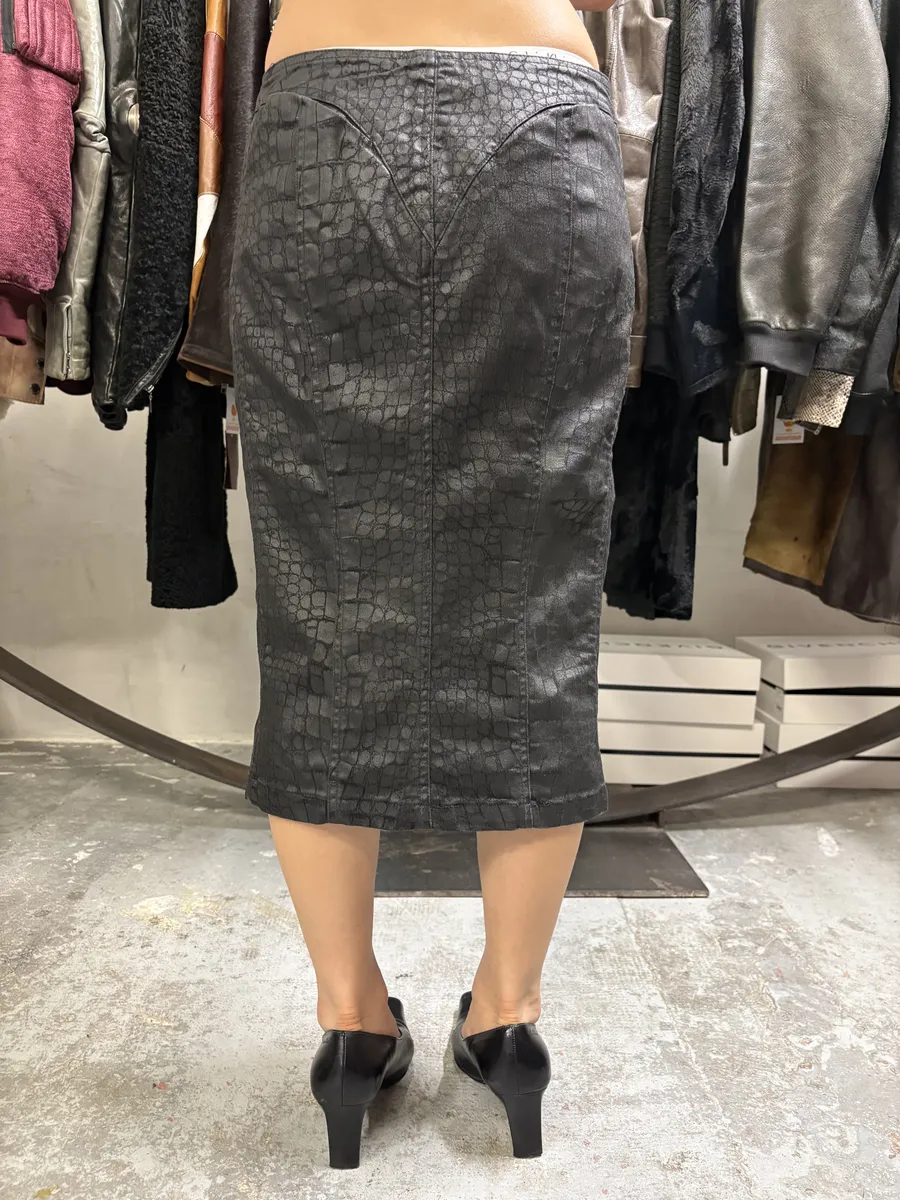 2000s Roberto Cavalli Crocodile Print Black Long Skirt - Image 2