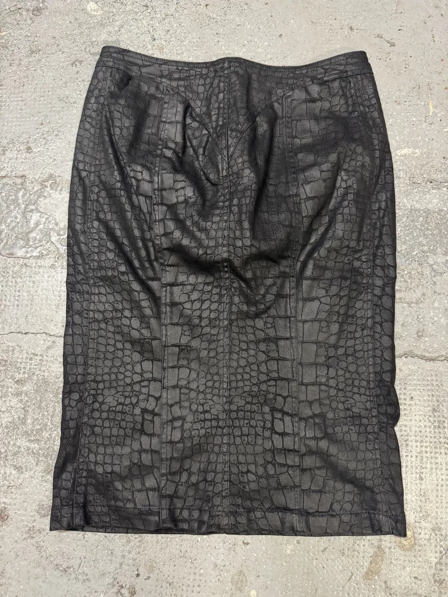 2000s Roberto Cavalli Crocodile Print Black Long Skirt - Image 4
