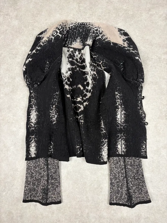 2000s Roberto Cavalli Cropped Leopard Print Black & White Cardigan Sweater - Image 5