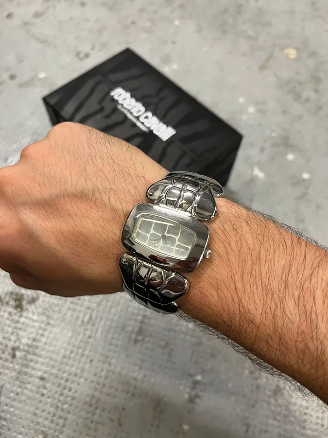 2000s Roberto Cavalli Silver Crocodile Tail Bracelet Watch - Image 3
