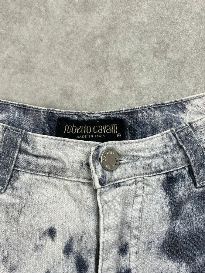 2000s Roberto Cavalli White & Navy Nighscale Stained Pants - Image 10