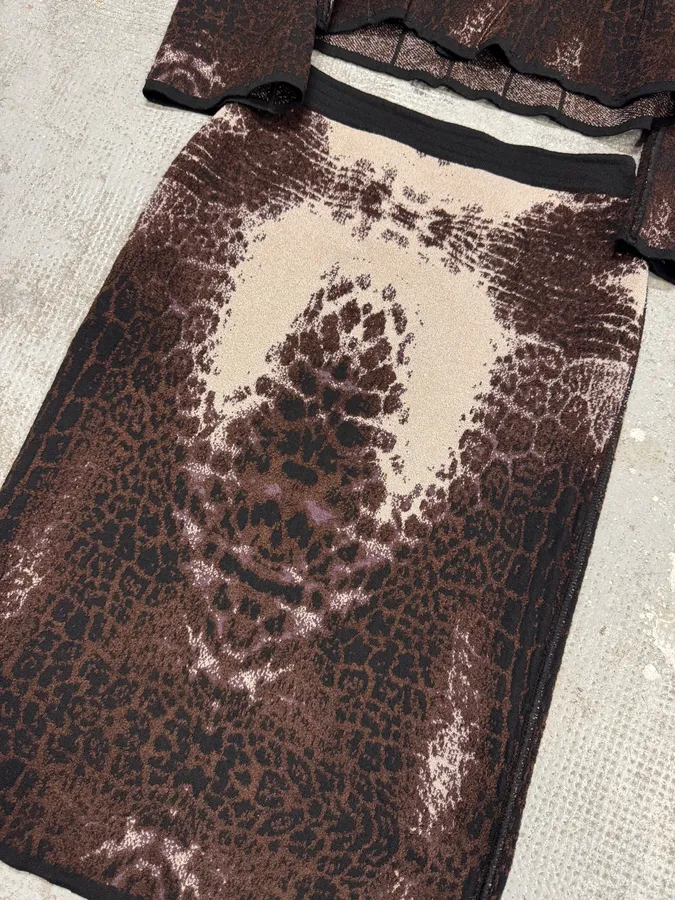 2000s Roberto Cavalli Wool Abstract Leopard Pattern Skirt & Jacket Set - Image 3