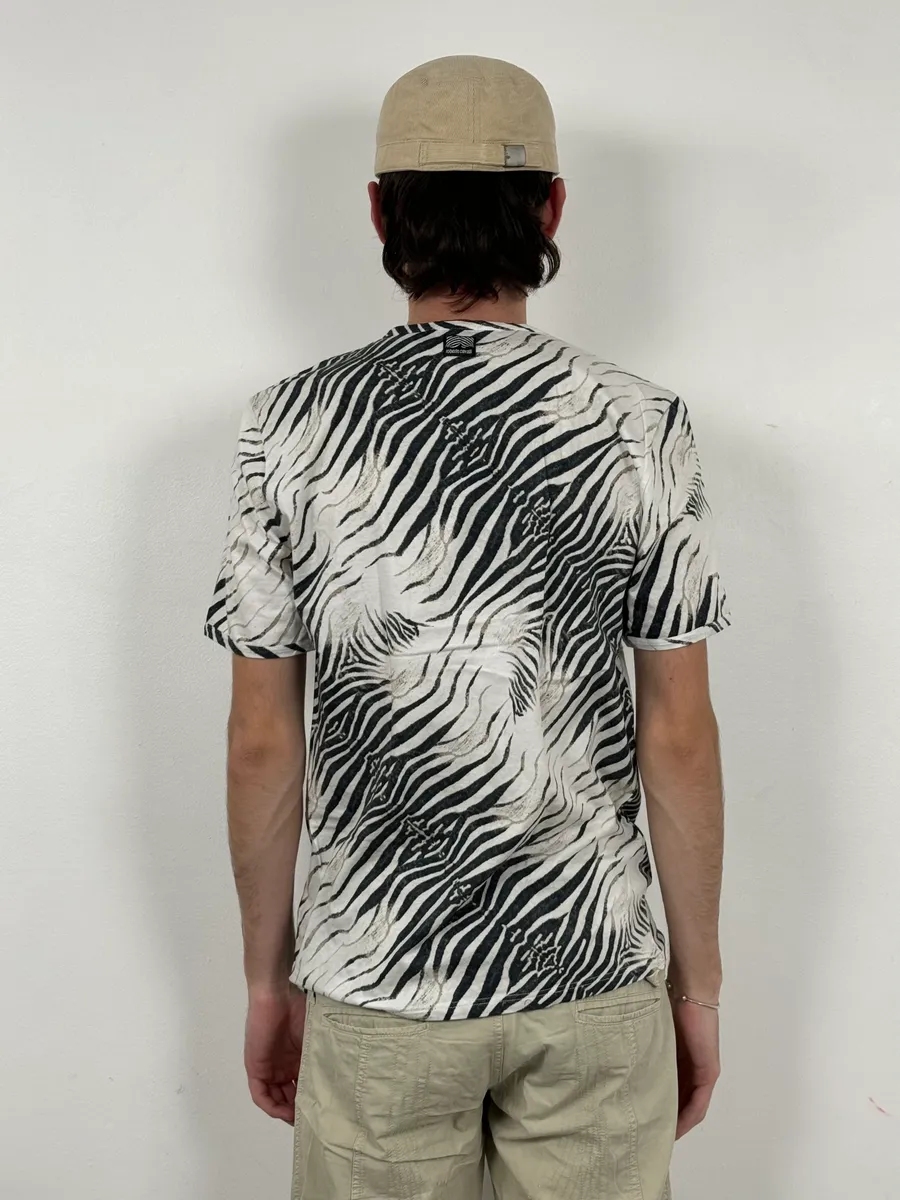 2000s Roberto Cavalli Zebra Savage White T-shirt - Image 3