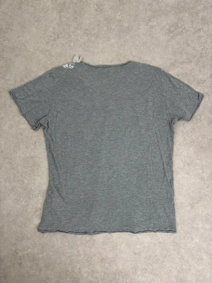 2000s Valentino Grey Floral Embroidered T-Shirt - Image 6