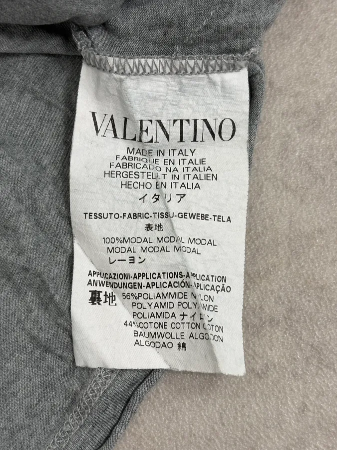 2000s Valentino Grey Floral Embroidered T-Shirt - Image 8