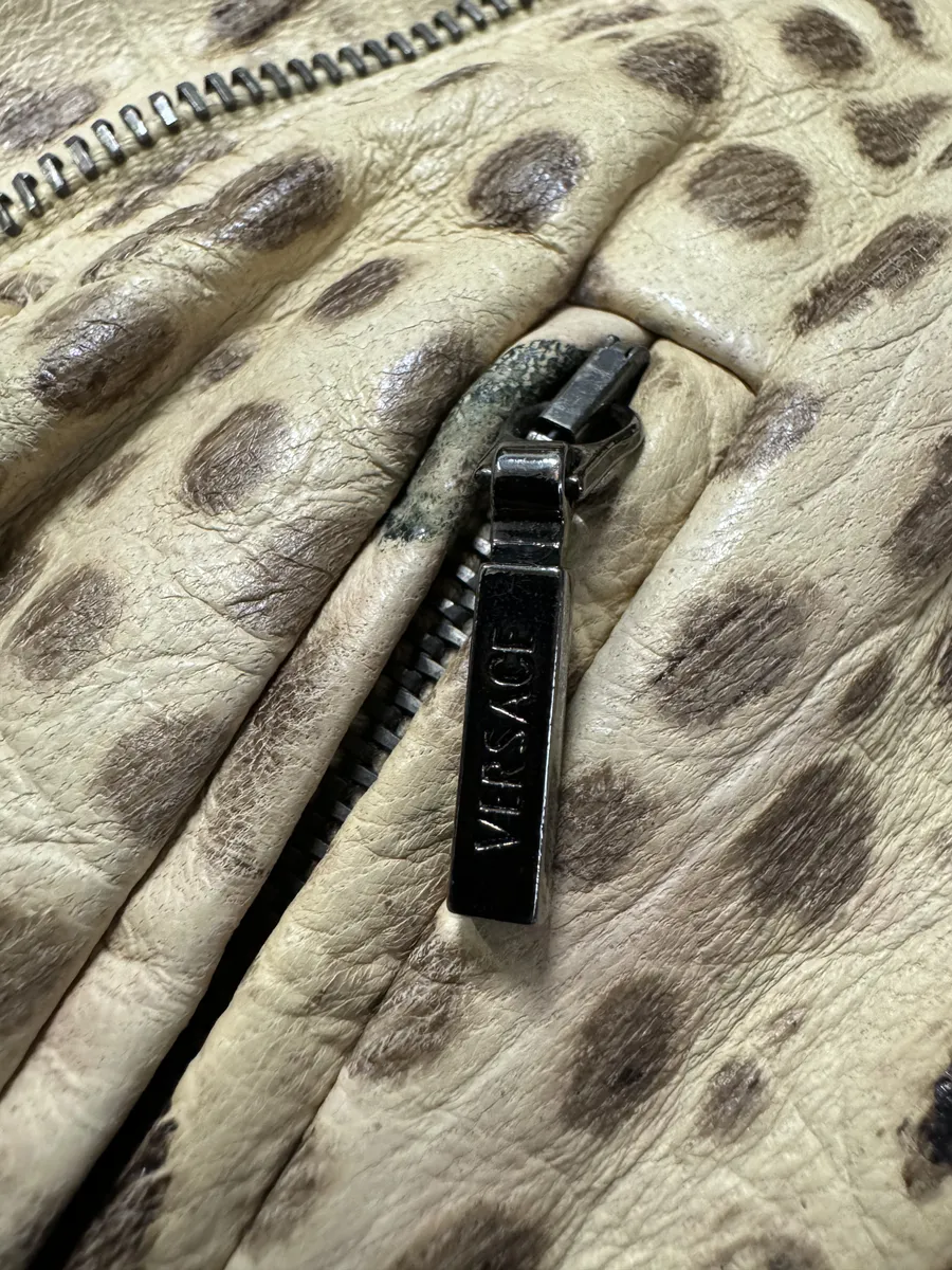 2000s Versace Beige Crocodile Effect Leather Perfecto Jacket - Image 7