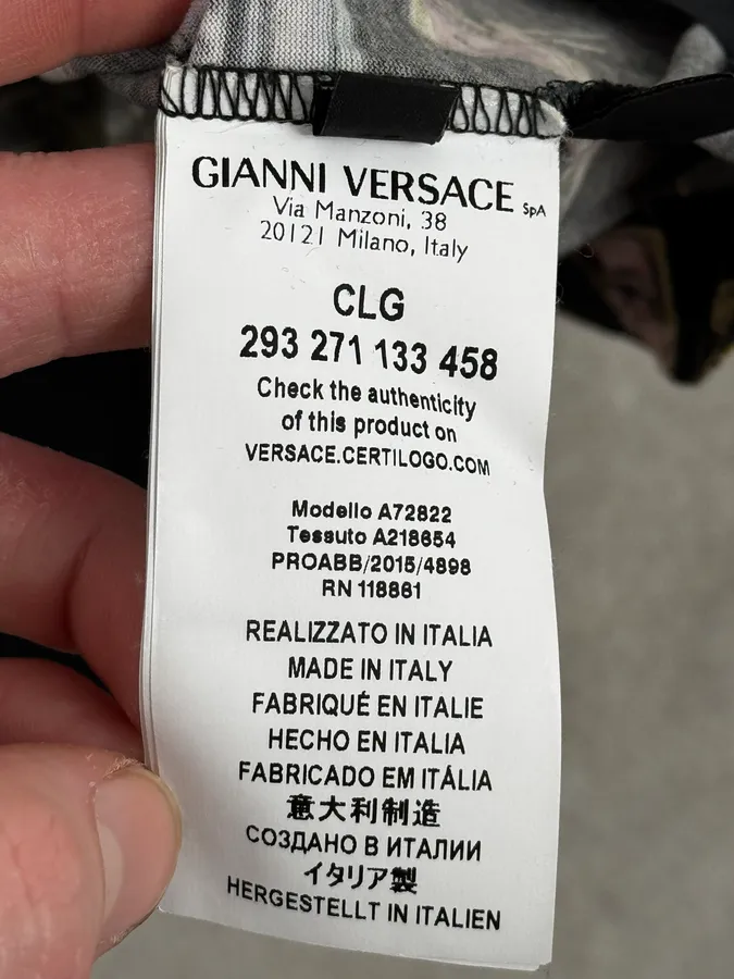 2000s Versace Black Comfortable Chairs T-Shirt - Image 11