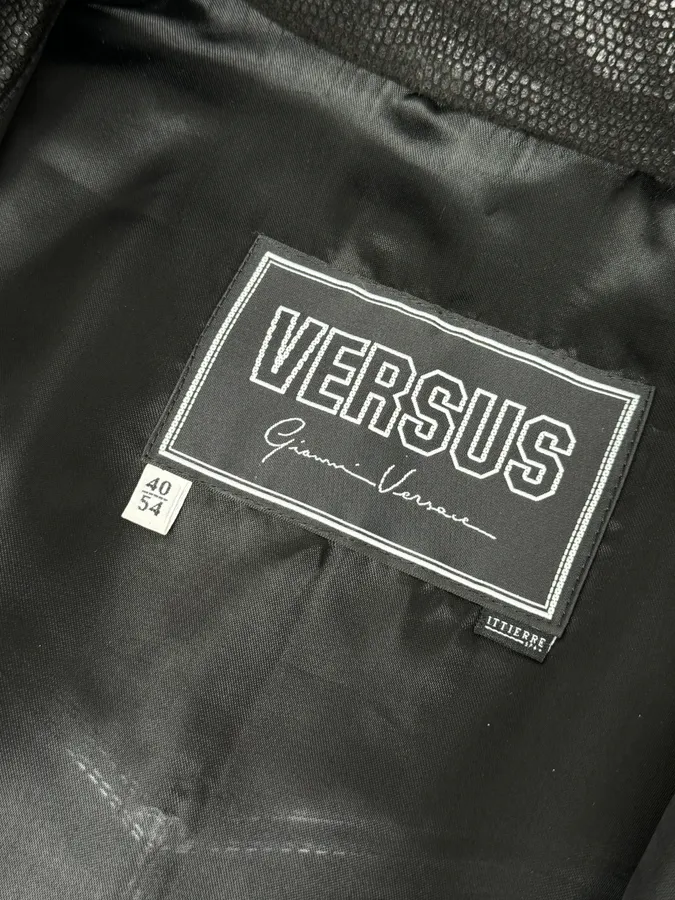 2000s Versace Black Grained Leather Jacket - Image 9