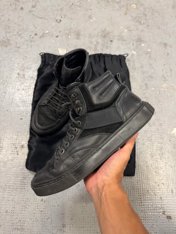 2000s Yves saint Laurent Black Leather Suede Sneakers - Image 5