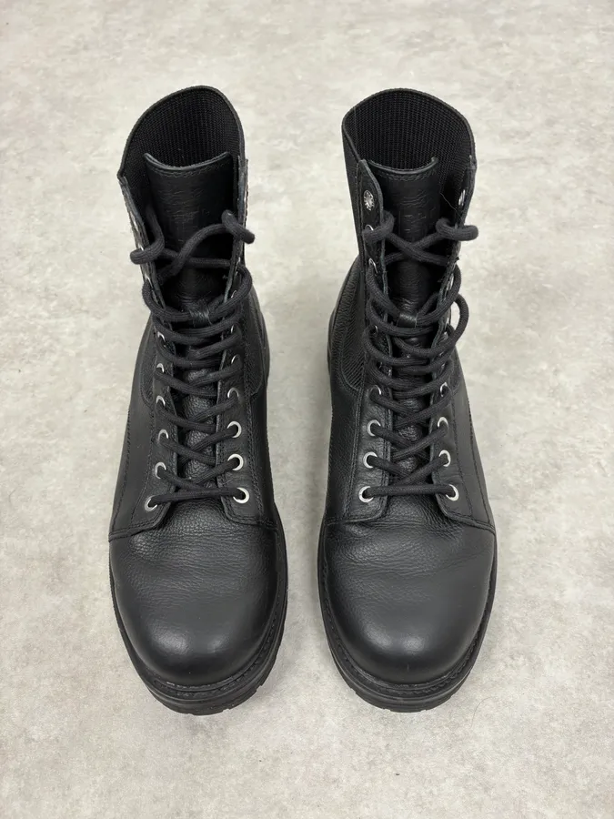 2010s Diesel Black Minimalist Leather Boots - Image 2