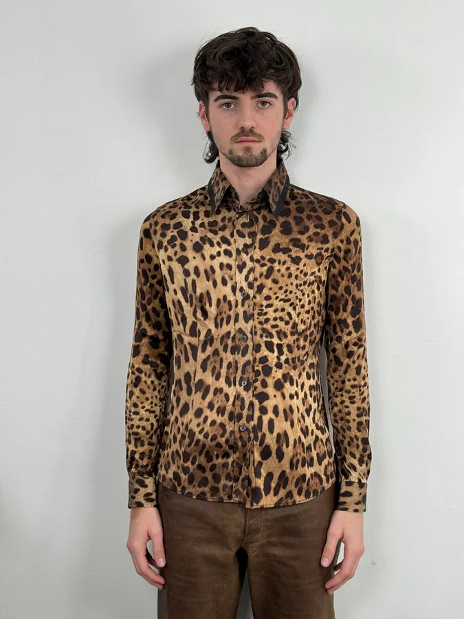 2010s Dolce & Gabbana Beige Leopard Print Silk Shirt - Image 2