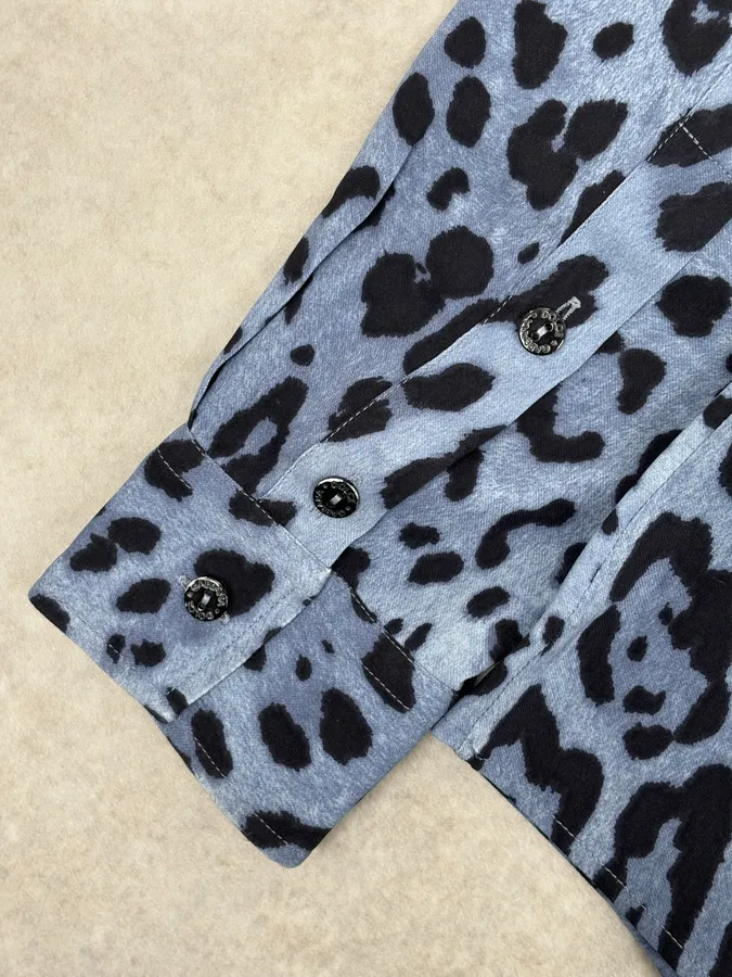 2010s Dolce & Gabbana Blue Leopard Print Silk Shirt - Image 8
