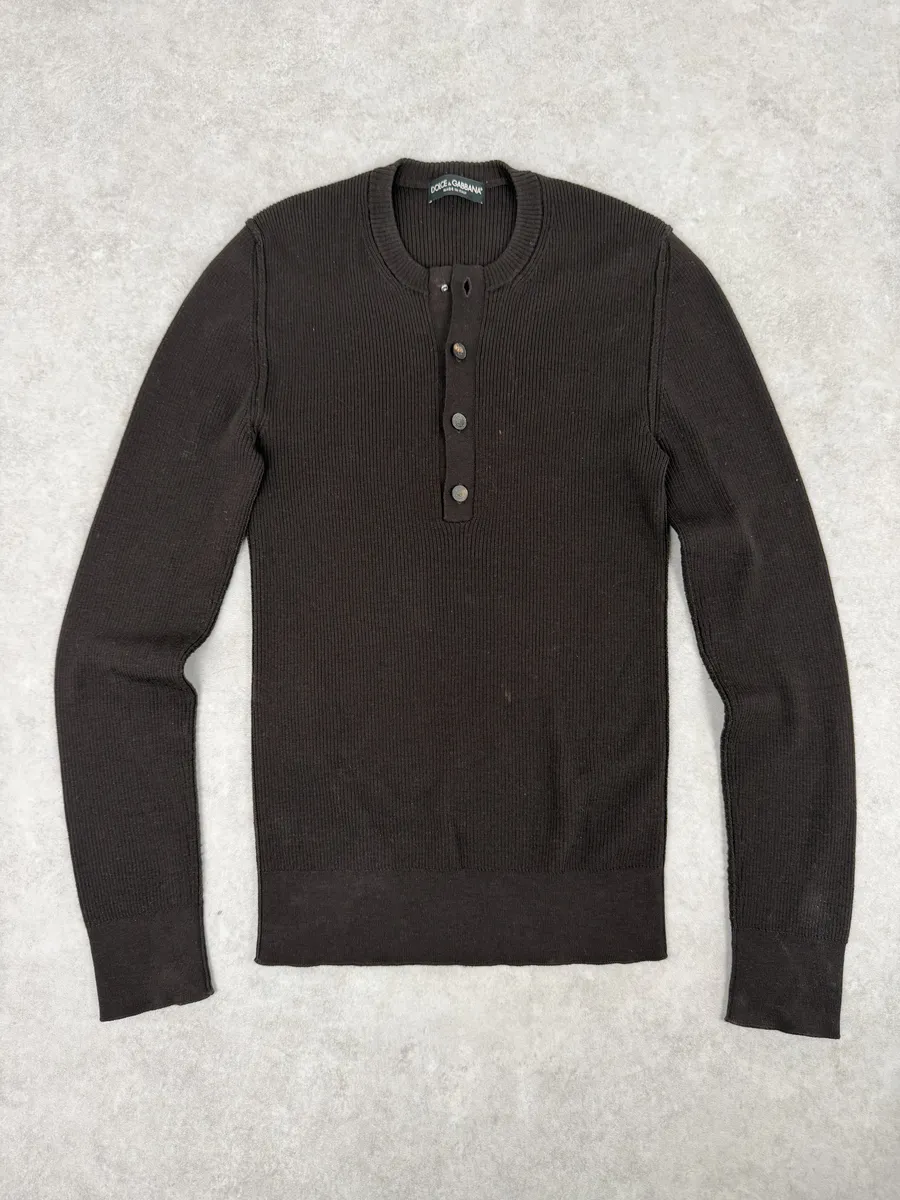 2010s Dolce & Gabbana Brown Cozy Henley Sweater - Image 4