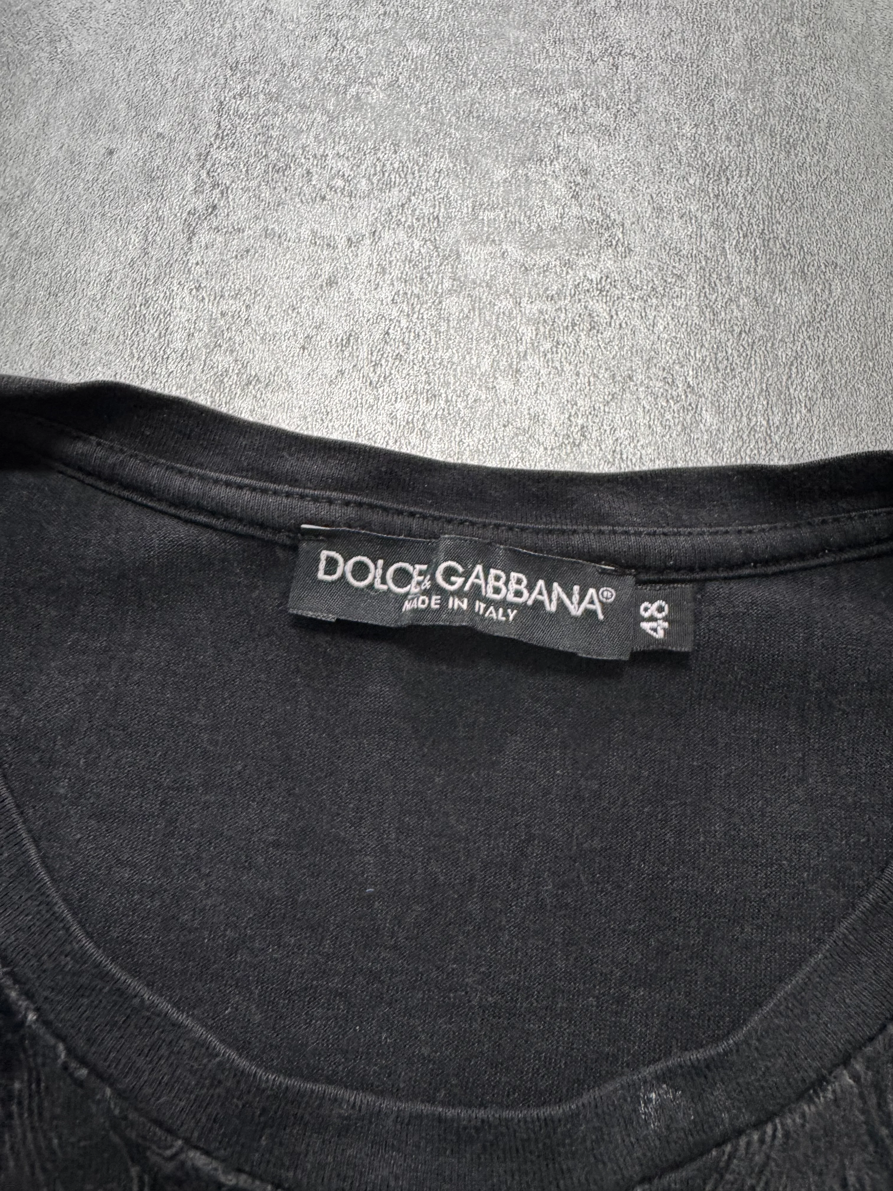 2010s Dolce & Gabbana Floral Velvet Black Tee - Image 4