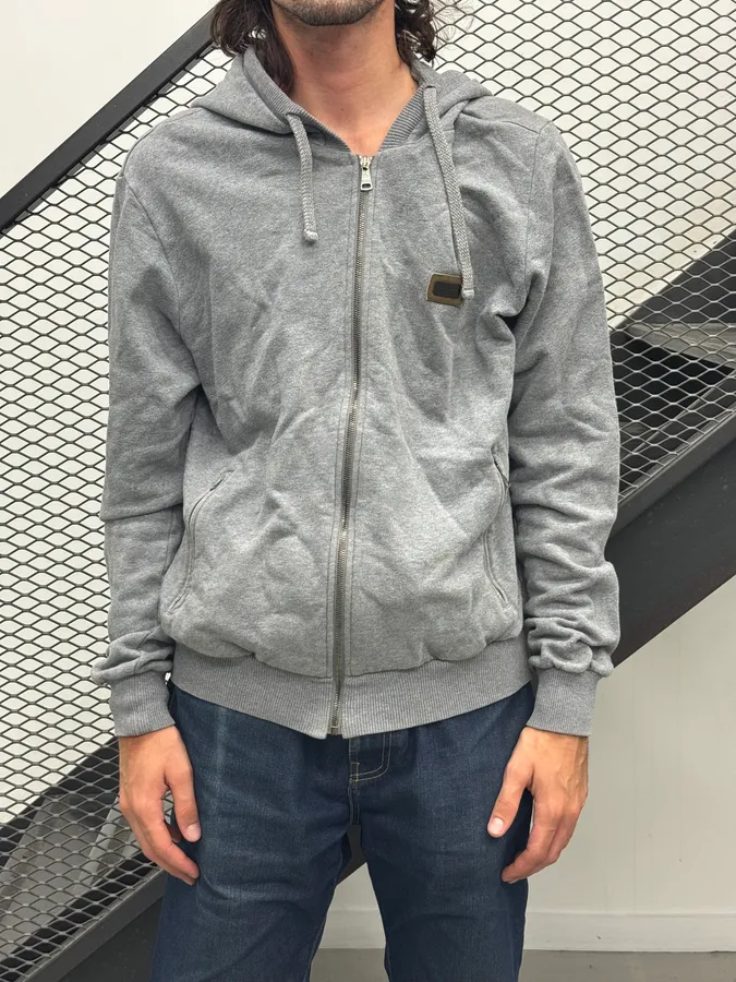 2010s Dolce & Gabbana Logo Patch Grey Zip-Up Hoodie - Image 2