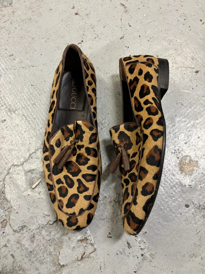2010s Gucci Beige Leopard Calf Hair Loafers - Image 6