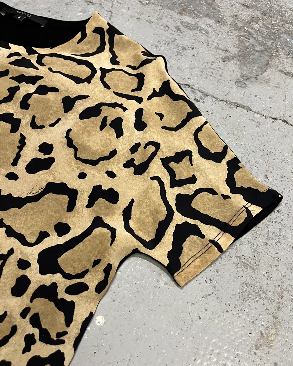 2010s Gucci Beige Silk Leopard & Black T-Shirt by Frida Giannini - Image 6