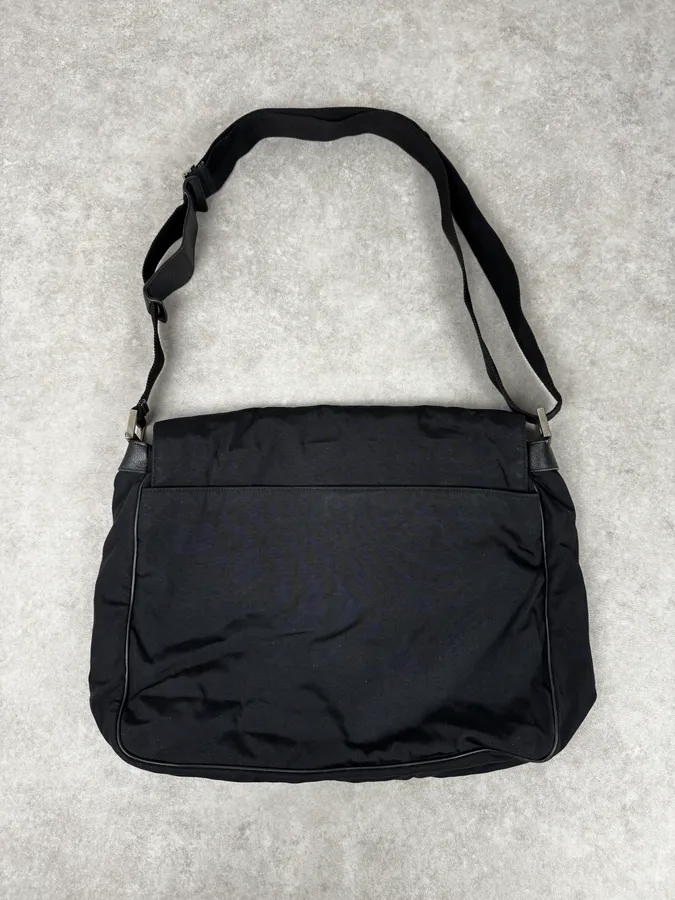 2010s Gucci Black Nylon Shoulder Bag - Image 3