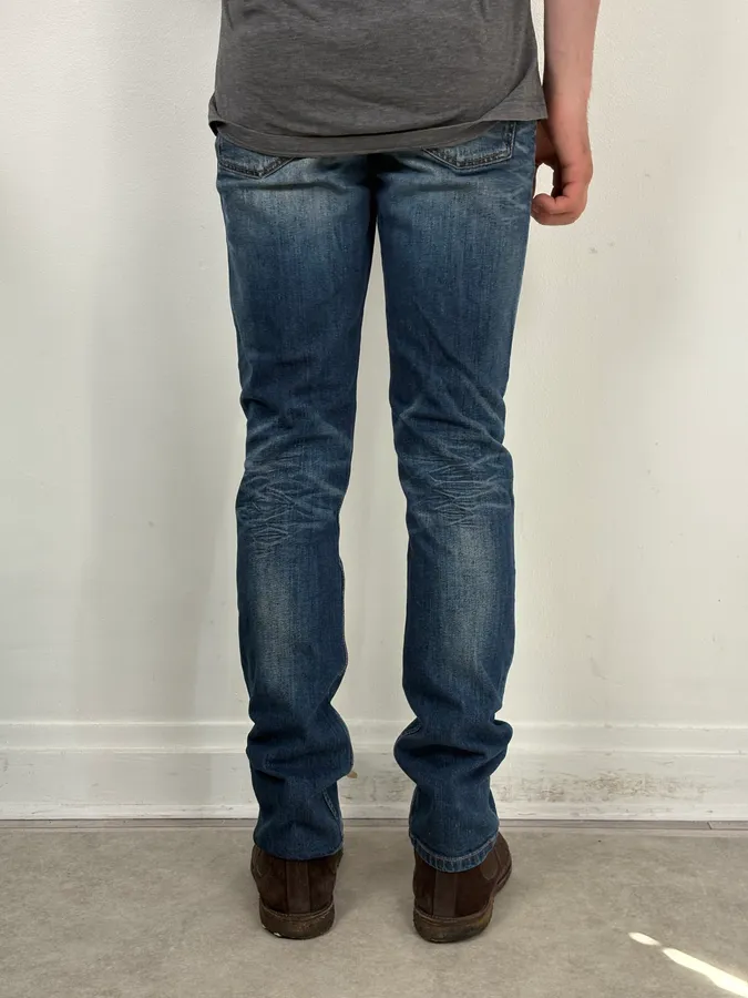 2010s Gucci Blue Faded Slim Denim Jeans by Frida Giannini - Image 4