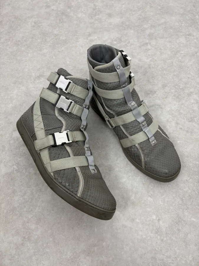 2010s Gucci Grey Avant-Garde Python Leather Buckles High Sneakers - Image 5