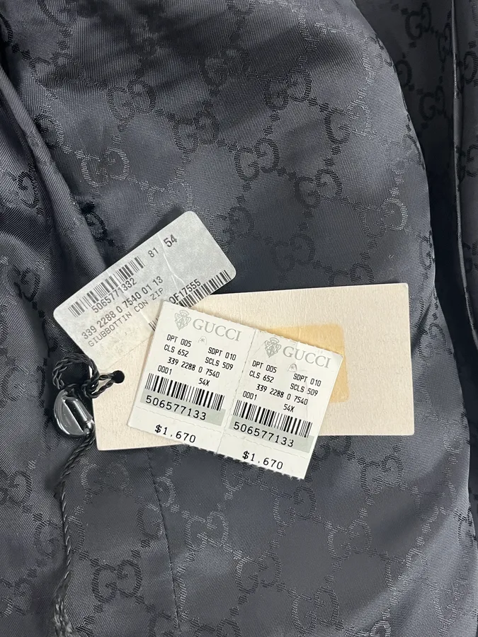 2010s Gucci Premium Black Zip-up Leather Jacket - Image 11
