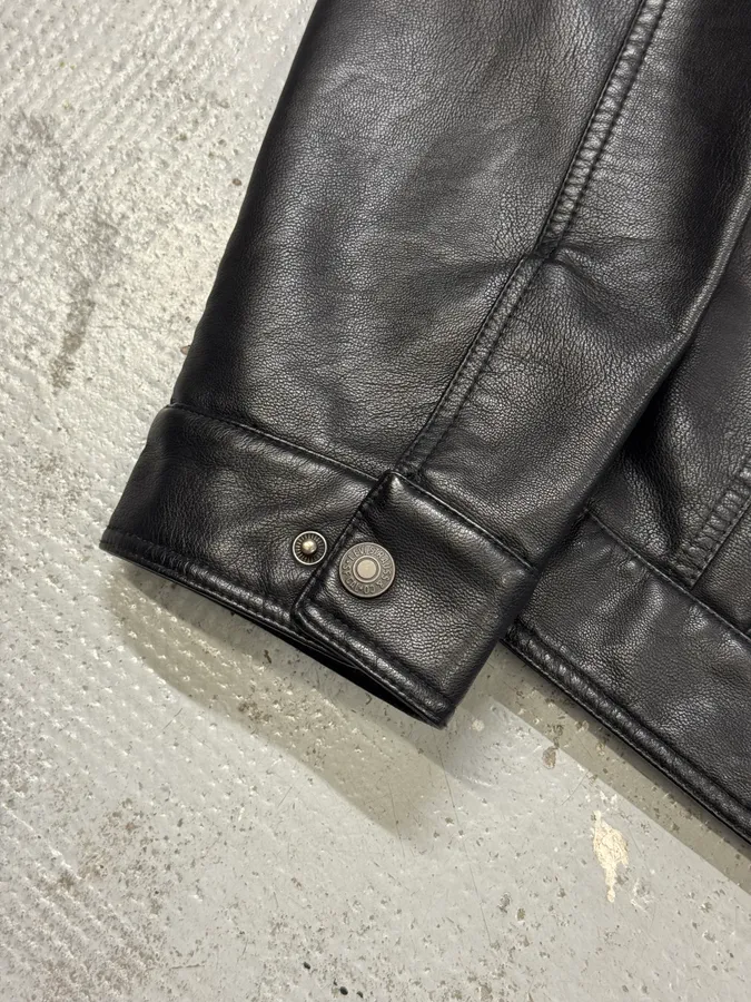 2010s Levi’s Trucker Black Faux Leather Jacket - Image 7