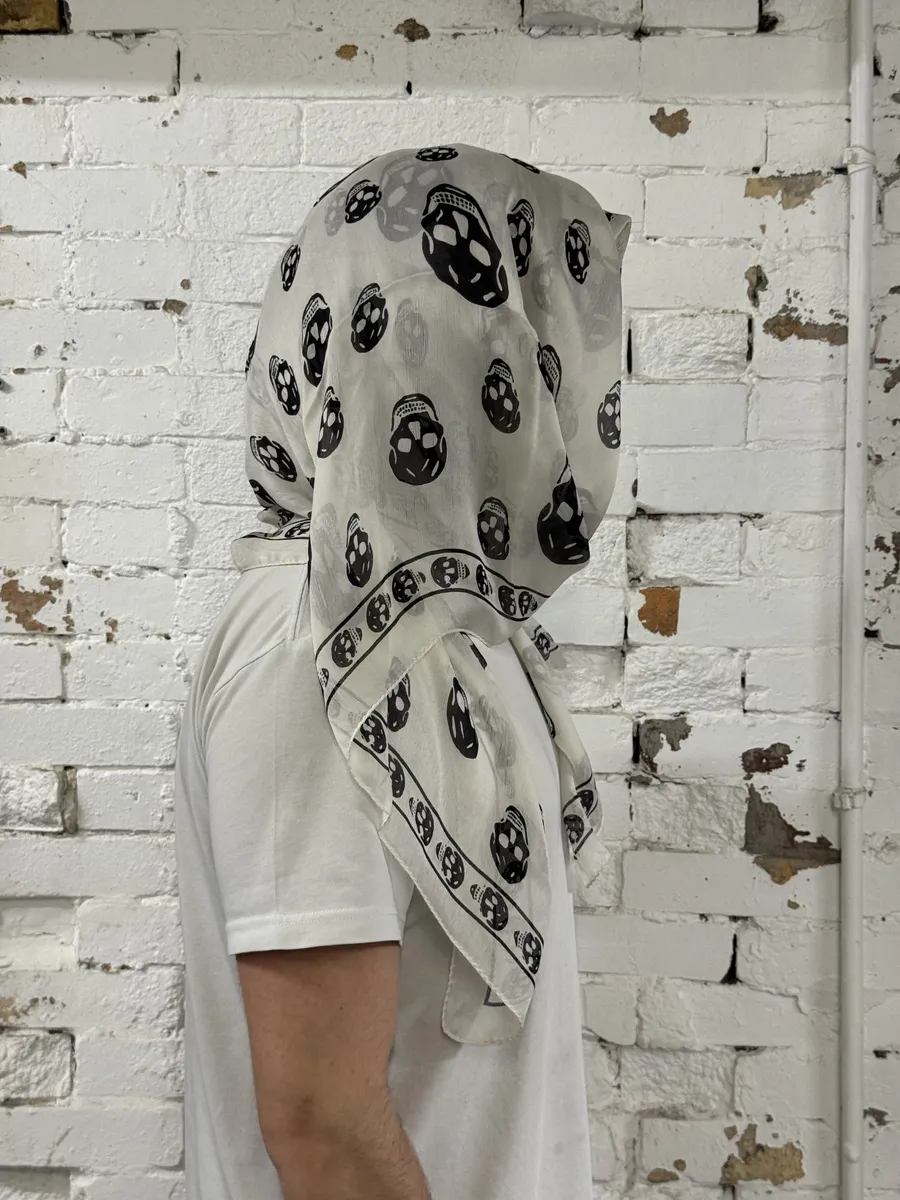 Alexander McQueen Black & White Dead Skull Scarf - Image 3