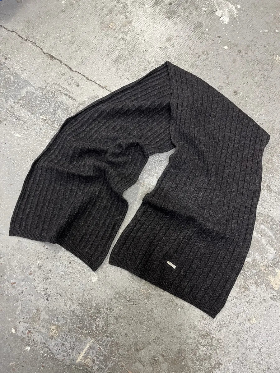 AW1996 Dolce & Gabbana Grey Wool Scarf - Image 2