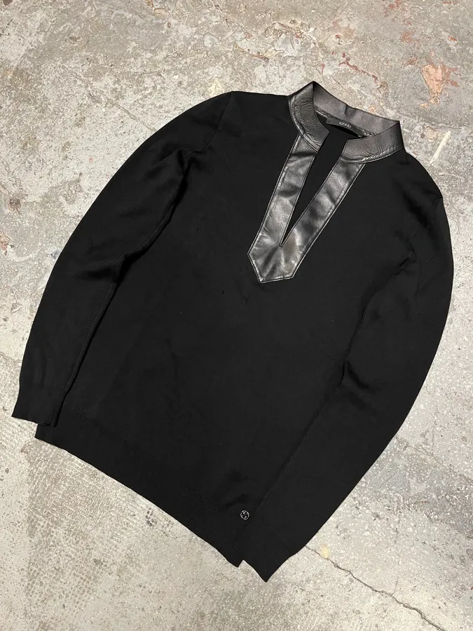 AW1999 Gucci Black Leather Collar Navy Sweater by Tom Ford - Image 5